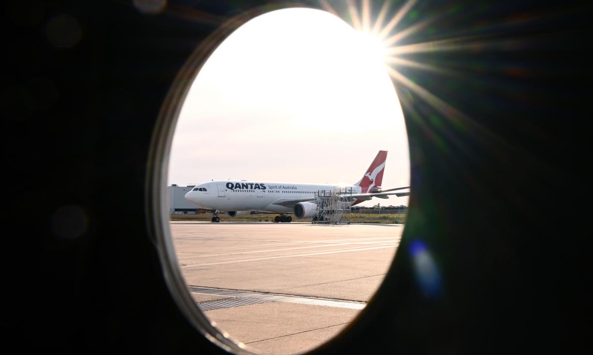 ‘Everyone has a Qantas horror story’: a run of negative headlines brings the Flying Kangaroos down to earth