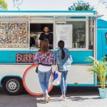 7 signs food safety experts check for before eating food at a food truck