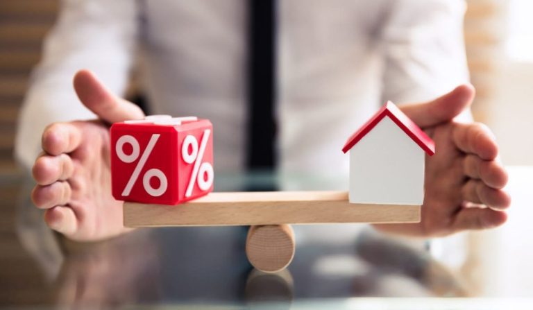Housing market “stuck” as mortgage rates remain above 7%