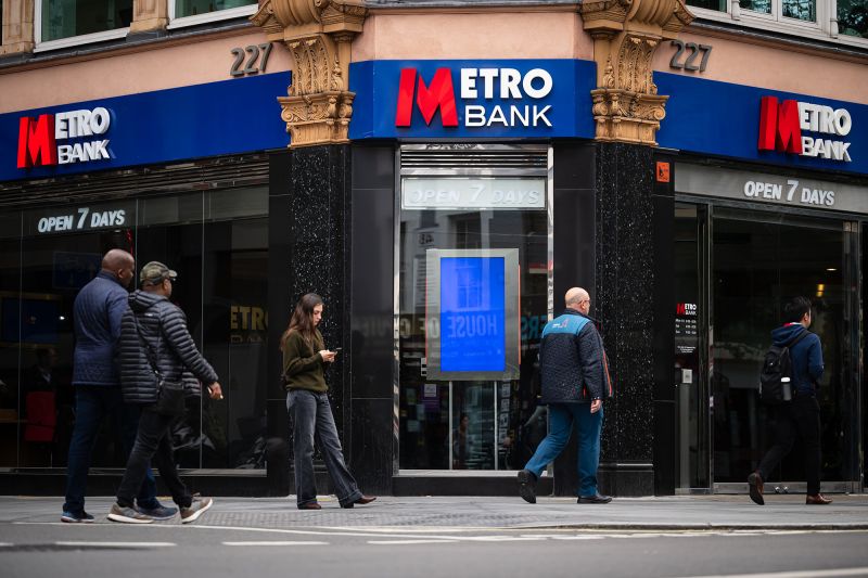 Britain’s Metro Bank and Lloyds join Barclays in announcing job cuts weeks before Christmas CNN Business