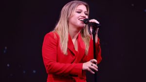 What did Kelly Clarkson do to lose weight? Exploring her weight lose journey amid fans going gaga over her new look